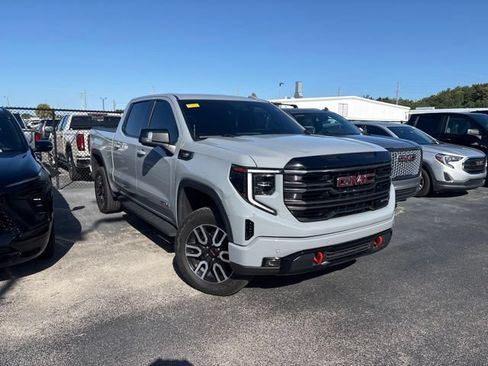 Used 2025 GMC Sierra 1500 AT4 w/ AT4 Premium Package AWD/4WD image 3