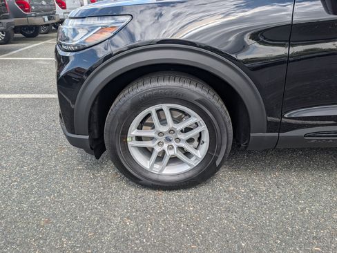 New 2026 Ford Explorer Active image 5