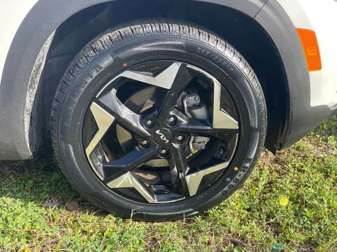 Used 2025 Kia Seltos S image 30