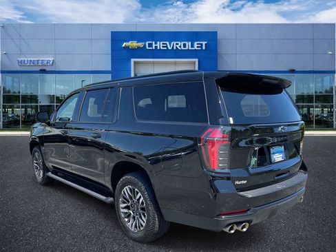 Used 2025 Chevrolet Suburban Z71 AWD/4WD image 4