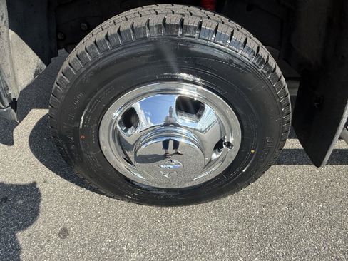 Used 2018 RAM 3500 Tradesman w/ Chrome Appearance Group AWD/4WD image 28
