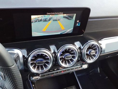 Certified 2023 Mercedes-Benz GLB 250 image 6