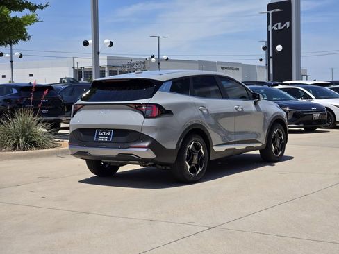 New 2026 Kia Sportage EX FWD image 4