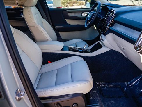 Certified 2026 Volvo XC40 B5 Ultra w/ Climate Package image 18