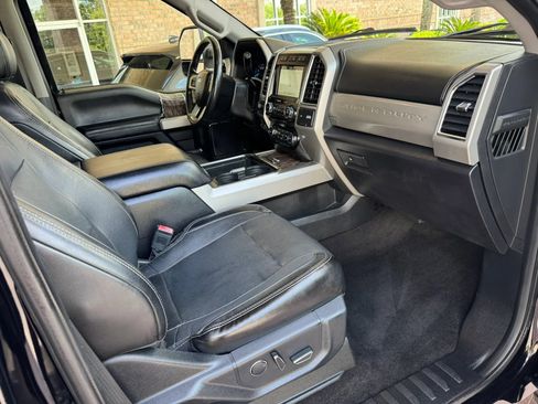 Used 2018 Ford F250 Lariat w/ Lariat Ultimate Package AWD/4WD image 27