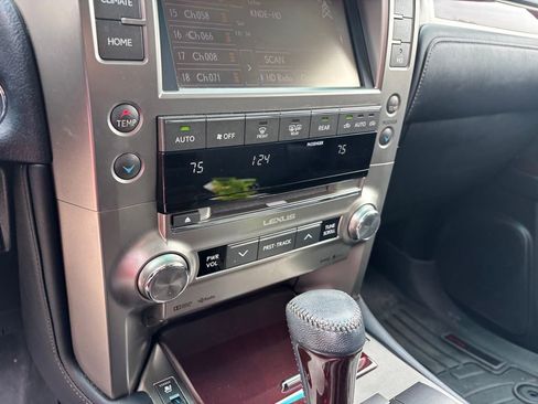 Used 2017 Lexus GX 460 Premium image 19