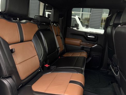 Used 2021 Chevrolet Silverado 1500 High Country w/ Technology Package image 16