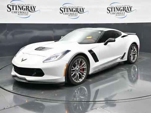 Used 2018 Chevrolet Corvette Z06 RWD image 3