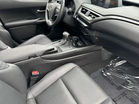 Used 2020 Lexus UX 250h w/ Premium Package AWD/4WD image 34