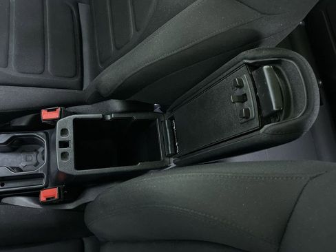 Used 2018 Jeep Renegade Latitude w/ Cold Weather Group image 24