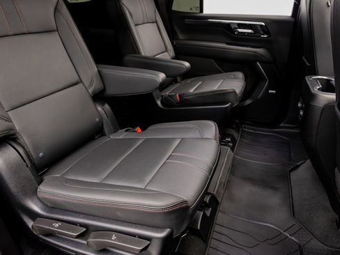 Used 2025 Chevrolet Tahoe RST w/ Comfort Package AWD/4WD image 32