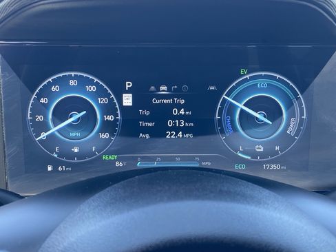 Used 2025 Hyundai Elantra Limited FWD image 30