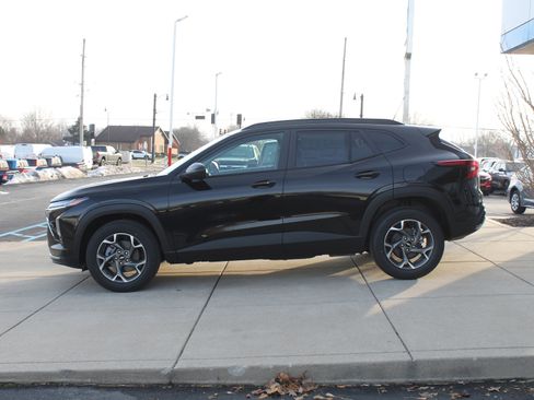 New 2026 Chevrolet Trax LT w/ LT Convenience Package image 6