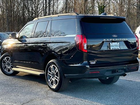 Used 2025 Ford Expedition Active image 11