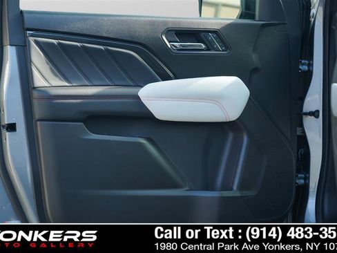 Used 2024 GMC Canyon AT4X image 30