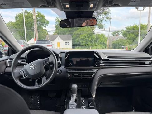 Used 2025 Toyota Camry LE FWD image 17