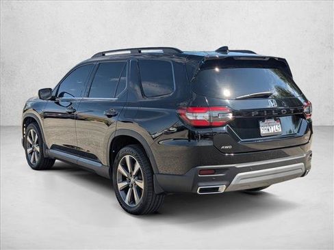 Used 2023 Honda Pilot Elite image 8