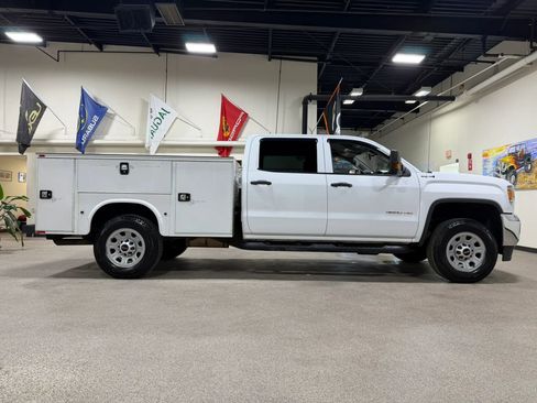 Used 2017 GMC Sierra 3500 4x4 Crew Cab w/ Snow Plow Prep Package image 4