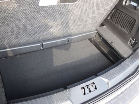 Used 2020 Ford Explorer XLT w/ Equipment Group 202A image 29