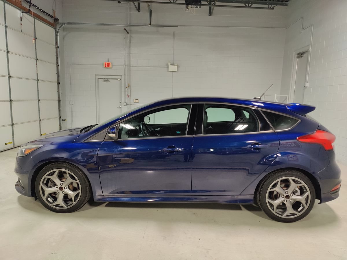 Used 2016 Ford Focus ST w/ Equipment Group 401A FWD image 18