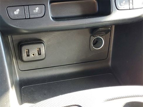 Used 2022 Chevrolet Colorado Z71 w/ Z71 Midnight Edition image 27