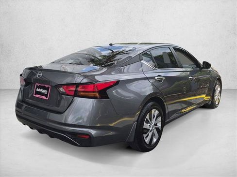 Certified 2025 Nissan Altima 2.5 S FWD image 5