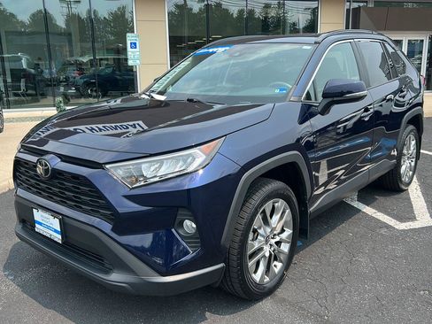 Used 2021 Toyota RAV4 XLE Premium AWD/4WD image 2