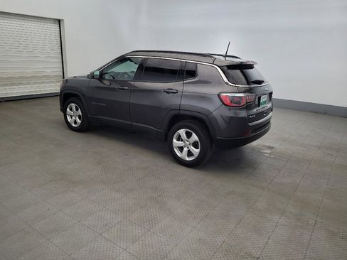 Used 2018 Jeep Compass Latitude w/ Cold Weather Group AWD/4WD image 3