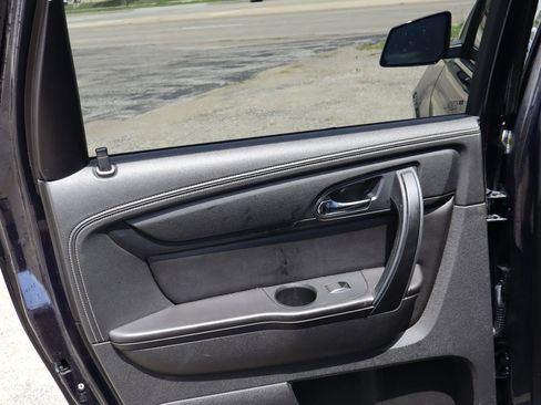 Used 2016 Chevrolet Traverse LT w/ Style and Technology Package image 30