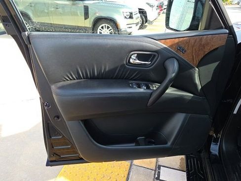 Used 2024 Nissan Armada SL w/ Captain's Chairs Package AWD/4WD image 11