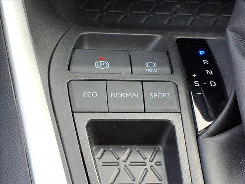 Used 2024 Toyota RAV4 XLE image 43