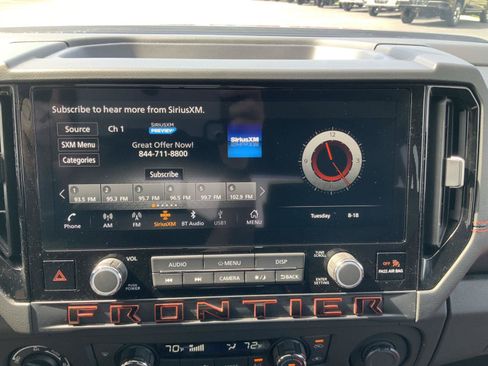 Used 2025 Nissan Frontier PRO-4X AWD/4WD image 34