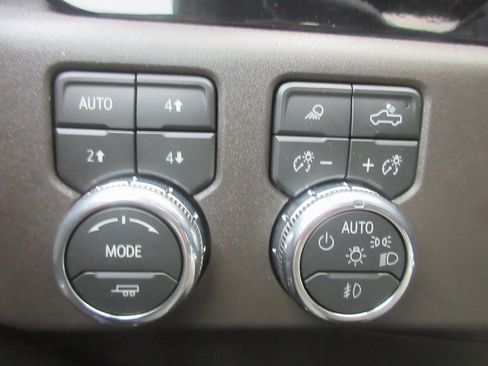 New 2026 GMC Sierra 1500 SLT w/ SLT Premium Plus Package image 18