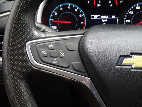 Used 2022 Chevrolet Malibu LT FWD image 21