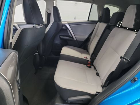 Used 2018 Toyota RAV4 XLE FWD image 28