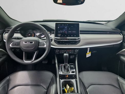 Used 2026 Jeep Compass Limited AWD/4WD image 10