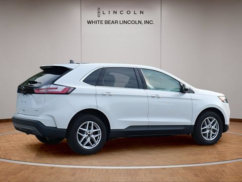 Used 2024 Ford Edge SEL w/ Convenience Package AWD/4WD image 5