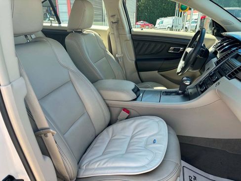 Used 2010 Ford Taurus SEL FWD image 9