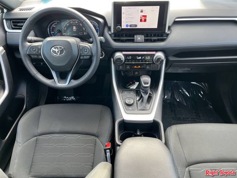 Certified 2024 Toyota RAV4 SE w/ Convenience Package AWD/4WD image 16