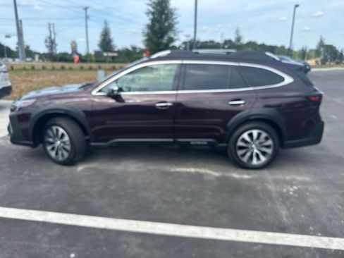 Used 2023 Subaru Outback Touring AWD/4WD image 4