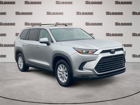 Used 2024 Toyota Grand Highlander XLE image 7
