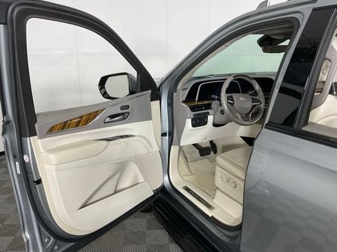 Used 2024 Cadillac Escalade ESV Sport Platinum AWD/4WD image 26