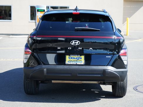 Used 2024 Hyundai Kona SEL AWD/4WD image 5