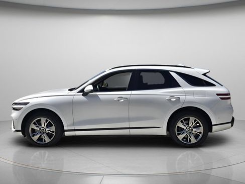 Used 2022 Genesis GV70 3.5T Sport w/ Sport Advanced Package AWD/4WD image 5