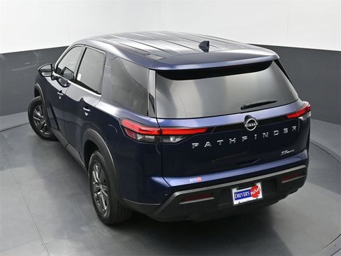 Used 2022 Nissan Pathfinder S image 32