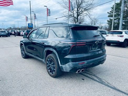 Used 2024 Chevrolet Traverse LT w/ Midnight/Sport Edition image 3