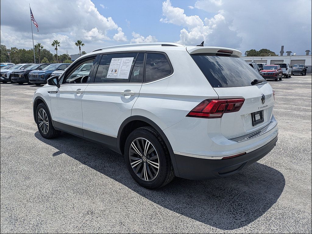 Used 2024 Volkswagen Tiguan Wolfsburg Edition AWD/4WD image 5