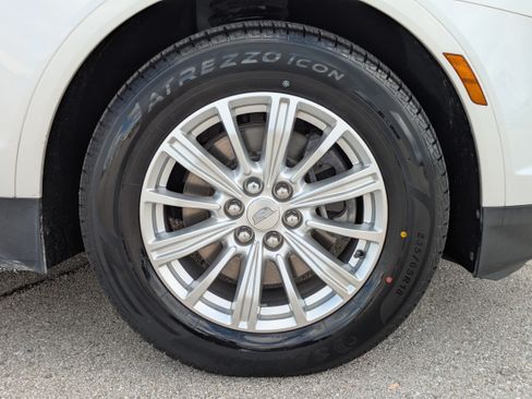 Used 2018 Cadillac XT5 AWD image 11