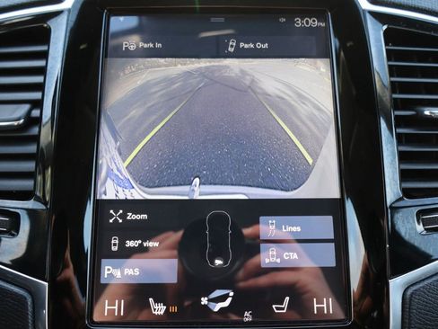 Used 2018 Volvo XC90 T6 Momentum w/ Convenience Package image 39