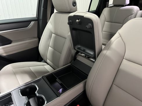 New 2026 GMC Acadia Elevation w/ Elevation Premium Package image 38